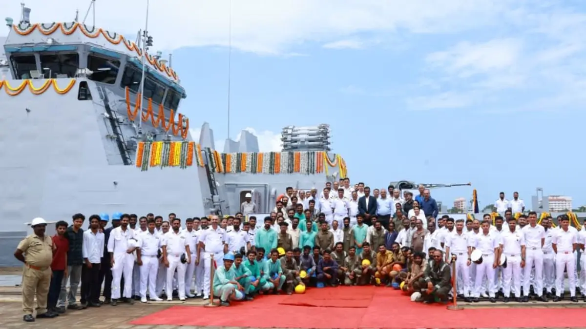 कोचीन शिपयार्ड लिमिटेडमार्फत भारतीय नौदलाकडे 'आयएनएस मंगरोल' (INS Mangrol) ही तिसरी ASW-SWC नौका सुपूर्द