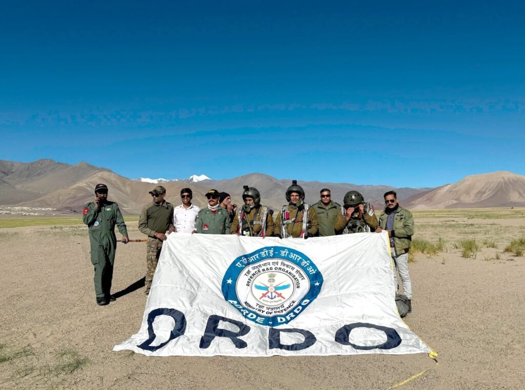 DRDO द्वारे लडाखमध्ये स्वदेशी MCPS पॅराशूट प्रणालीची यशस्वी चाचणी
