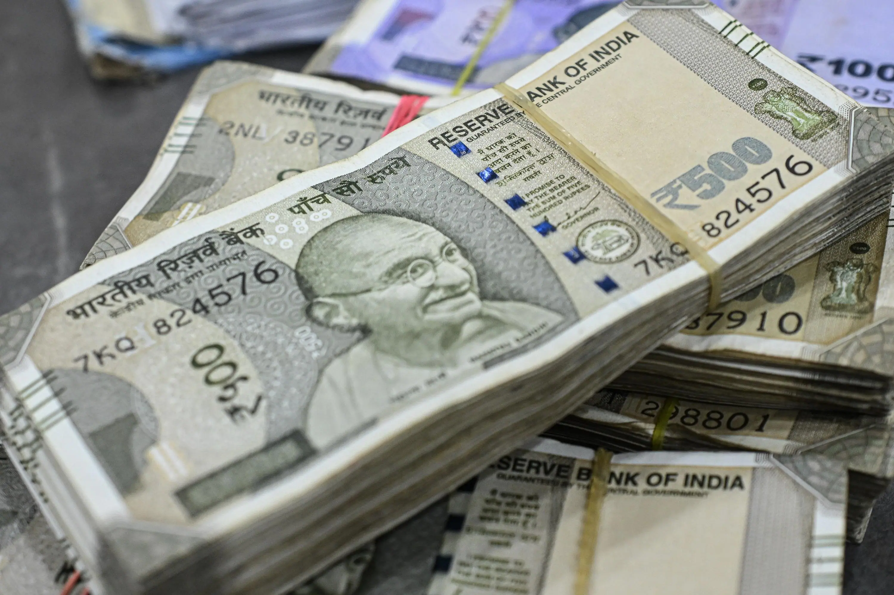 'स्वतःचा महसुलाचा वाटा (Own Revenue Share)' बाबतीत ९३.२% महसूल प्रमाणासह दिल्ली राज्यांमध्ये अव्वल
