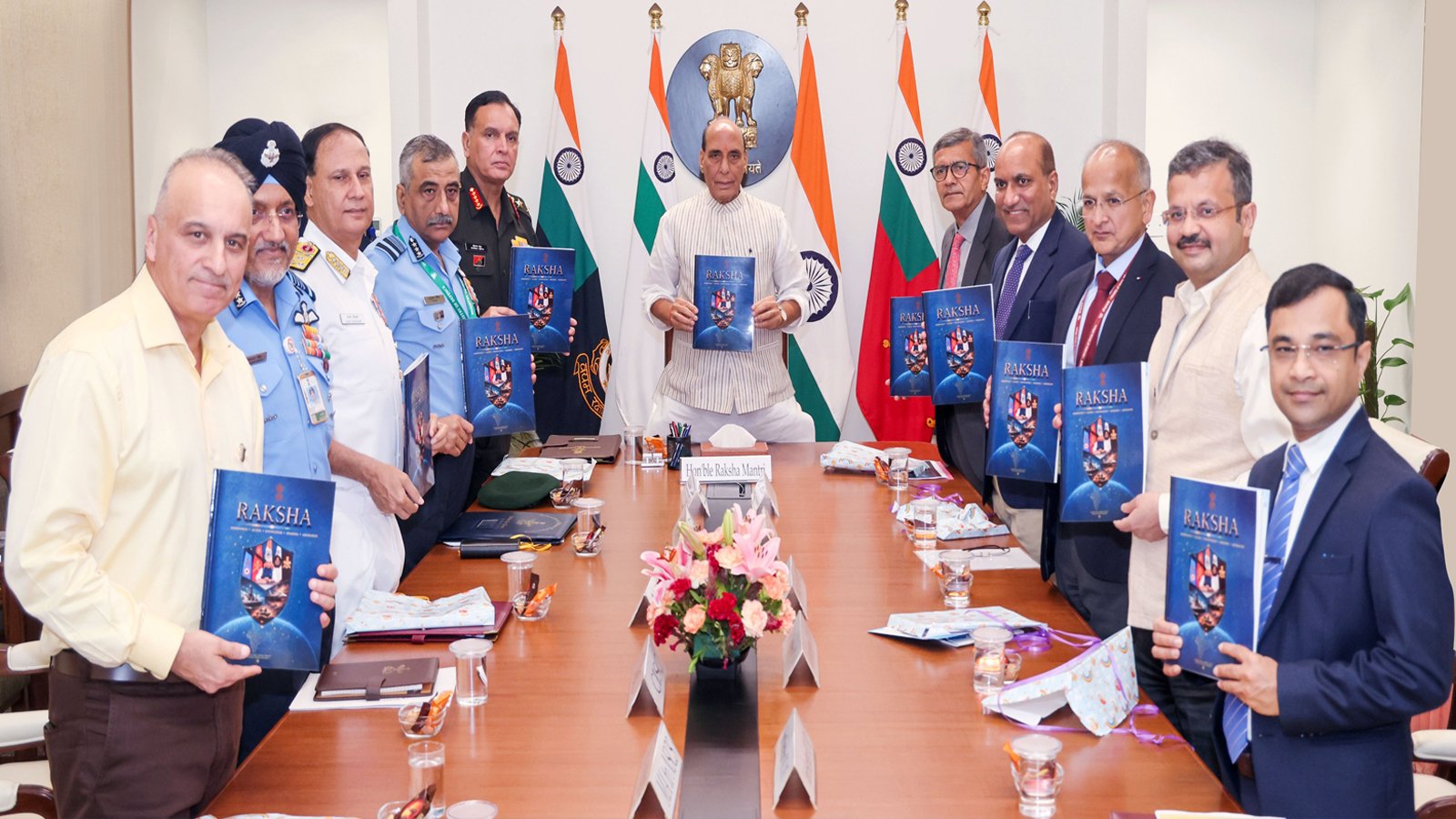 संरक्षण मंत्री राजनाथ सिंह यांच्यामार्फत १०-वर्षीय जागतिक धोरणासाठी ‘रक्षा’ (RAKSHA) हे संरक्षण मुत्सद्देगिरीचे आराखडा-दस्तऐवज जारी