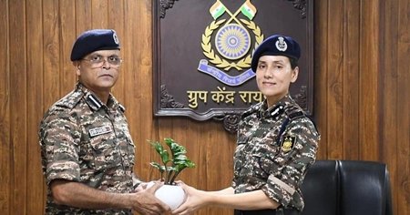 IPS अधिकारी संजुक्ता पराशर यांची CRPF च्या कोब्रा युनिटच्या पहिल्या महिला महानिरीक्षक पदावर नियुक्ती