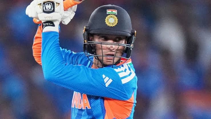 अभिषेक शर्माने ३० चेंडूंत शतक करत भारतासाठी सर्वात जलद T20 शतक ठोकण्याचा विक्रम मोडला