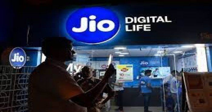 JIO बनली UPI ऑटोपे रोल-आउट करणारी पहिली दूरसंचार कंपनी