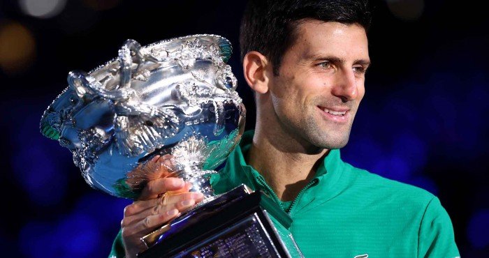 नोवाक जोकोविचने 'एटीपी इयर-एंड नंबर १ ट्रॉफी (ATP Year-end No. 1 Trophy)' सहाव्यांदा जिंकली