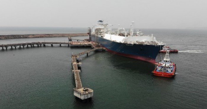 महाराष्ट्रात भारतातील पहिल्या तरंगत्या LNG साठवणूक आणि गॅस पुनर्प्रक्रिया युनिटची उभारणी