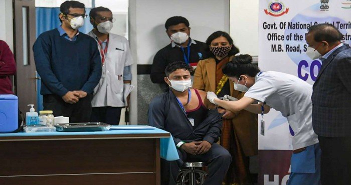 मनीष कुमार ठरला भारतातील पहिला कोविड - १९ लस (COVID - १९ Vaccine) प्राप्तकर्ता