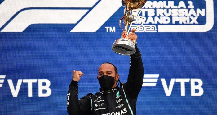 लुईस हॅमिल्टन बनला 'रशियन ग्रँड प्रिक्स (Russian Grand Prix)' २०२१ चा विजेता