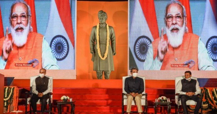 पंतप्रधान नरेंद्र मोदींच्या हस्ते जवाहरलाल नेहरू विद्यापीठात स्वामी विवेकानंद यांच्या पुतळ्याचे अनावरण