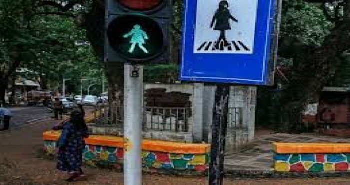 रहदारीच्या सिग्नल्सवर महिलांचे प्रतीक दर्शवणारे मुंबई ठरले भारतातील पहिले शहर