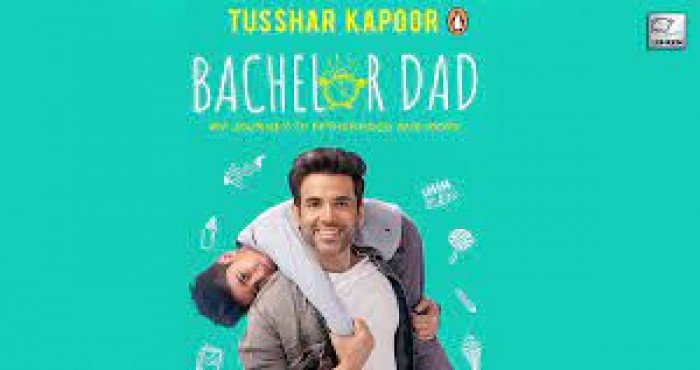 तुषार कपूरच्या 'बॅचलर डॅड (Bachelor Dad)' नावाच्या पहिल्या पुस्तकाचे प्रकाशन