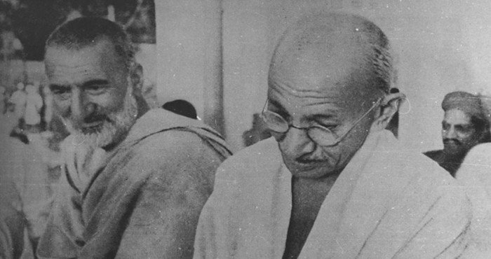 सरहद्द गांधी यांचे आत्मचरित्र इंग्रजीत प्रसिद्ध