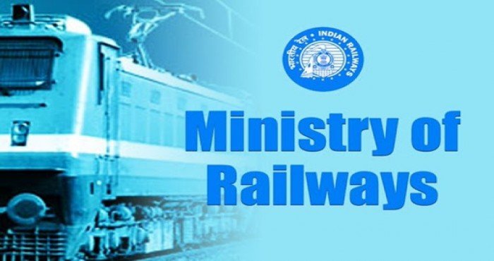 भारतीय रेल्वेमार्फत विकसित करण्यात आली 'मेडबॉट (MEDBOT)' नावाची वैद्यकीय ट्रॉली