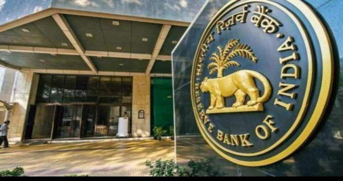 मध्यवर्ती बँकेच्या अतिरिक्त हस्तांतरणामध्ये भारत दुसर्‍या क्रमांकावर विराजमान