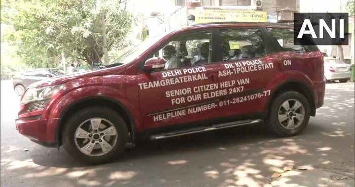 दिल्ली पोलिसांमार्फत ज्येष्ठ नागरिकांसाठी वाहन हेल्पलाईन ‘COVI व्हॅन’ चे अनावरण