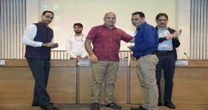 दिल्ली सरकारमार्फत बांधकाम कामगारांसाठी ‘श्रमिक मित्र (Shramik Mitra)’ नावाच्या योजनेचे अनावरण